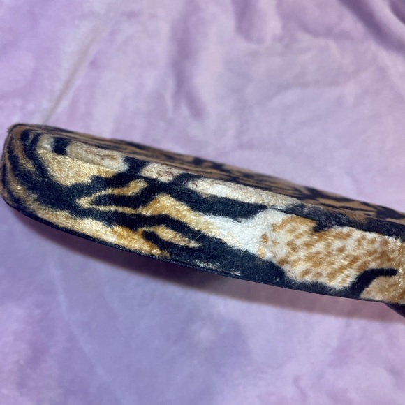 Fuzzy Leopard Print Heart Shaped Candy Storage Box - Picture 5 of 5